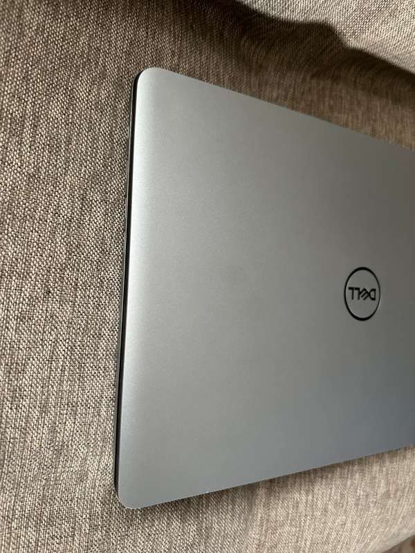 Dell Vostro 5581 8th Gen Intel Core i5-8265U, 16GB RAM, 256GB m.2 SSD,, 15.6` FHD