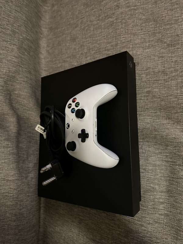 Xbox One X 1TB Console With 1 Controller