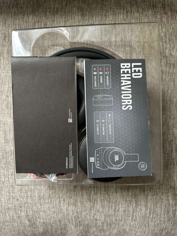 JBL TUNE 700BT MINT AS NEW
