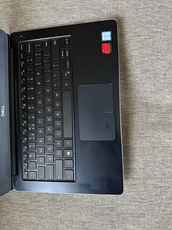 DELL Vostro 13  5370 8th Gen Intel Core i7-8550U 16gb Ram 512gb Ssd Mint Condition