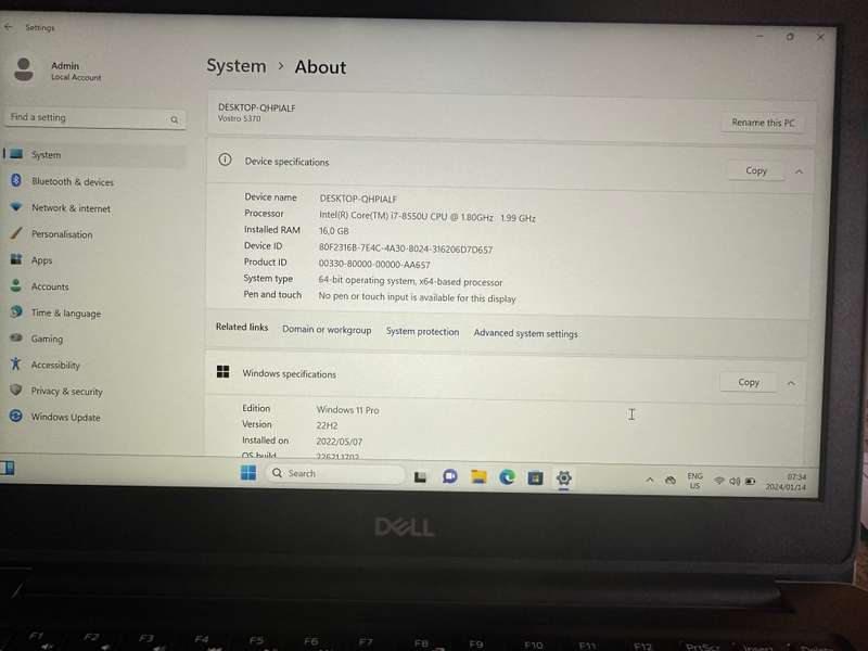 DELL Vostro 13  5370 8th Gen Intel Core i7-8550U 16gb Ram 512gb Ssd Mint Condition