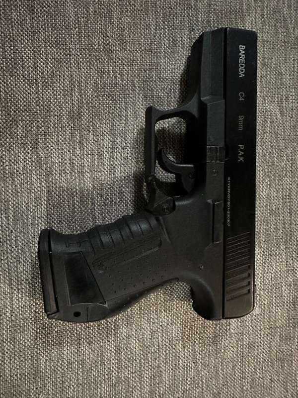 BAREDDA C4 BLANK FIRING / SIGNAL GUN, BLACK SOUNDS LIKE A REAL GUN