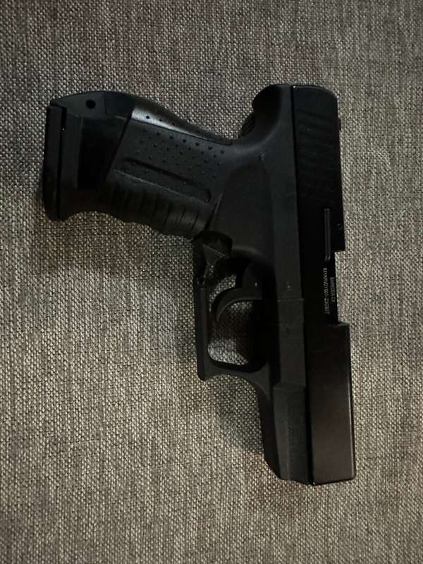 BAREDDA C4 BLANK FIRING / SIGNAL GUN, BLACK SOUNDS LIKE A REAL GUN