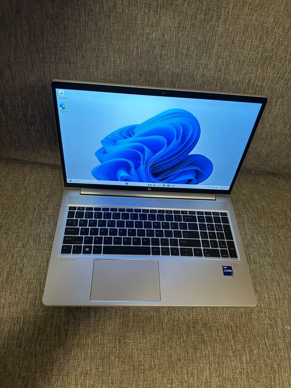 HP ProBook 650 G8 Notebook PC IDS Base Model 15.6 ``  FHD I7 11TH GEN 16GB RAM 512GBSSD HP WARRANTY