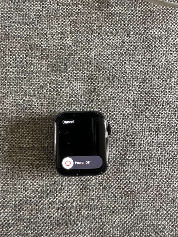 APPLE WATCH SE  MODEL A2352  44MM GPS