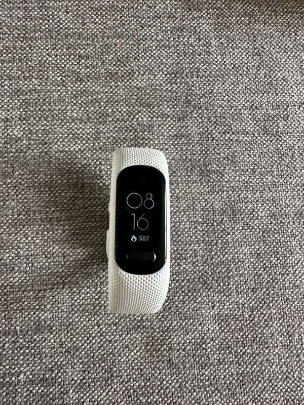 Garmin Vivosmart 5 Activity Tracker (Small/Medium) - White Mint As New