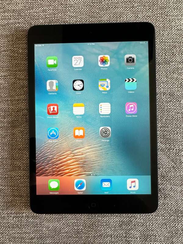 IPAD MINI  A1455 WIFI AND LTE 64GB