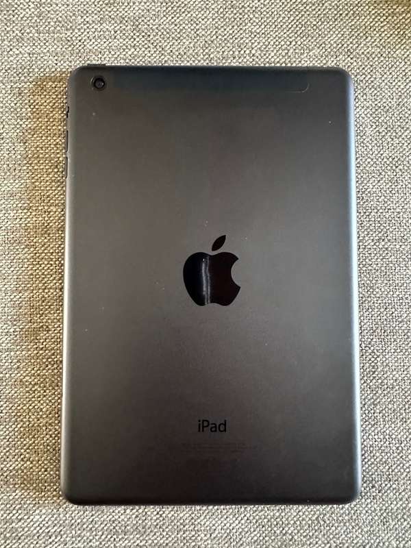 IPAD MINI  A1455 WIFI AND LTE 64GB