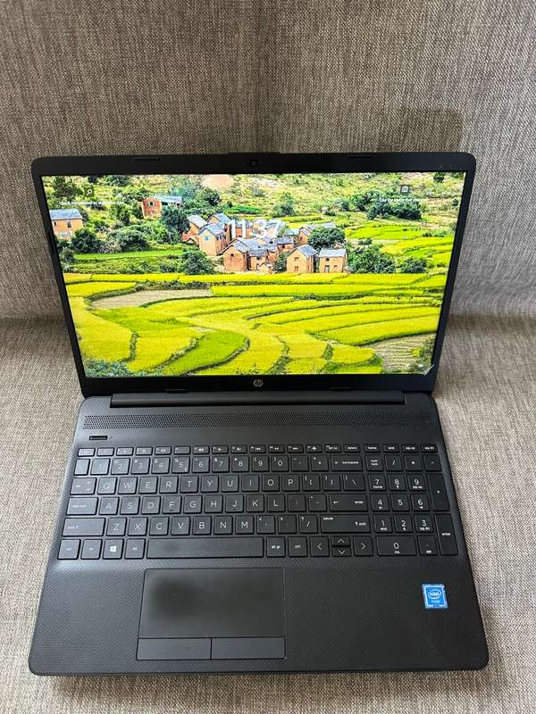 **BARGAIN BUY**  HP 15 N4020, 4GB RAM, BLAZING 256GB SSD -WORTH R7k - GRAB IT@ JUST R3299!