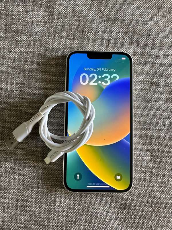 I PHONE 13 128 GB 100% BATT HEALTH
