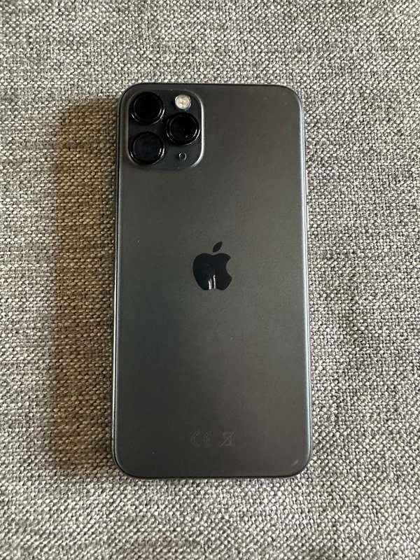 I PHONE 11 PRO 64GB 80% BATT HEALTH MINT CONDITION