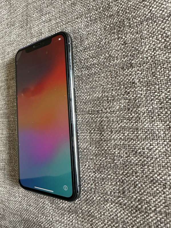 I PHONE 11 PRO 64GB 80% BATT HEALTH MINT CONDITION
