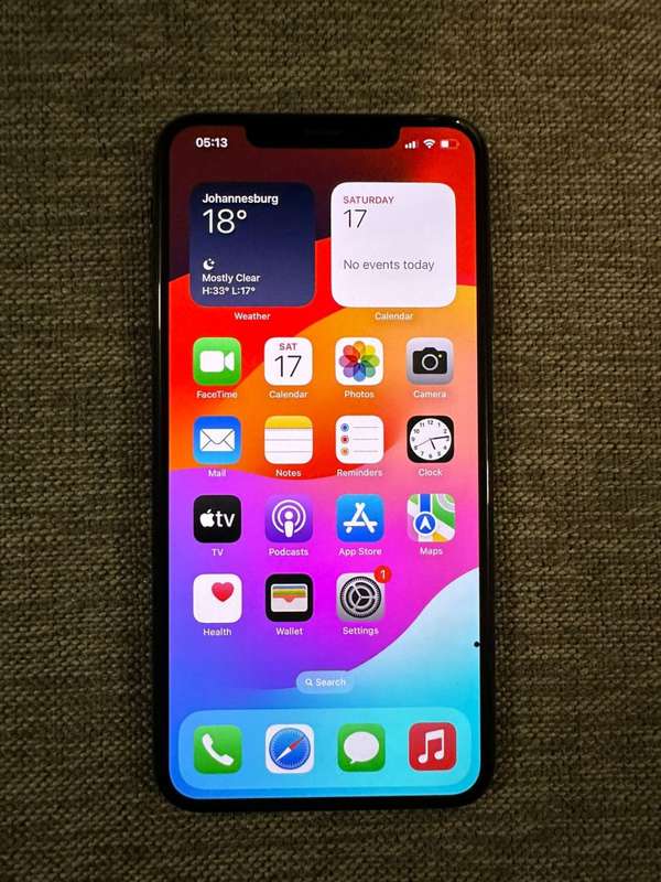 I PHONE XS MAX 64GB 77% BATT HEALTH