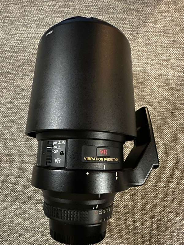 Nikon AF VR 80-400mm 1:4.5-5.6D lens