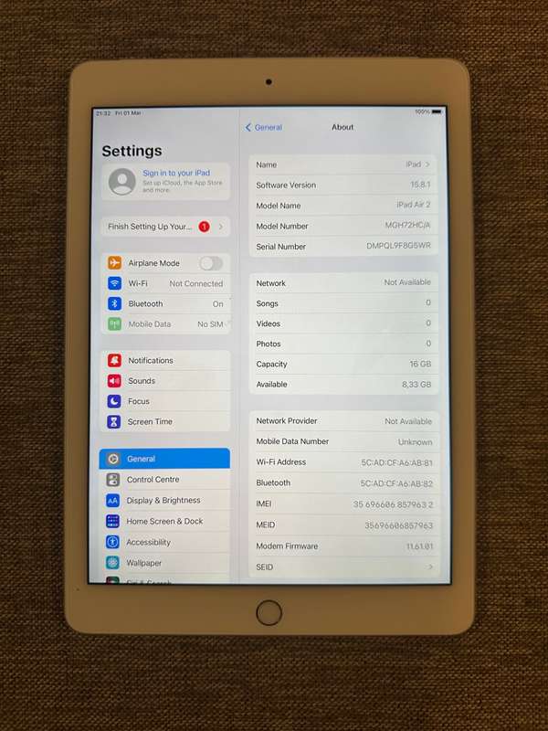 IPAD AIR 2 WIFI & 4G 16GB  A1567 MINT CONDITION