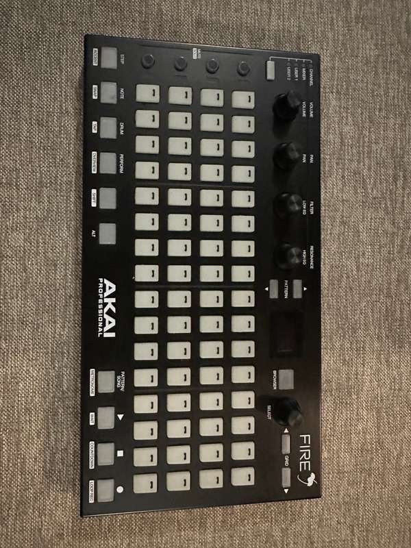 AKAI FIRE NS PERFORMANCE MIDI CONTROLLER