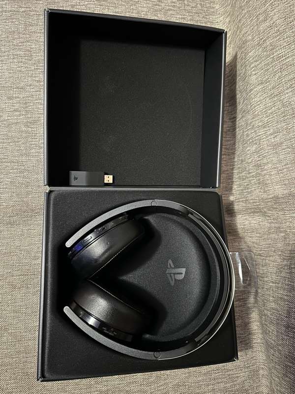 PlayStation Platinum Wireless Headset - PlayStation 4