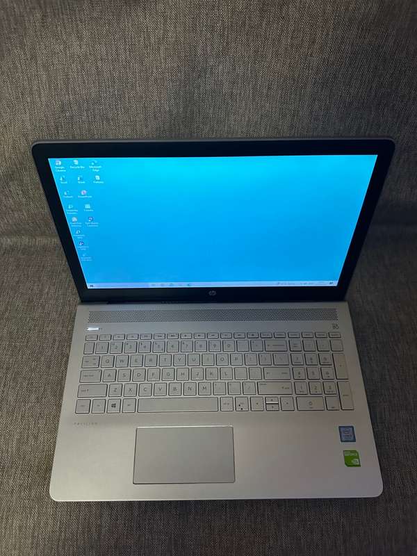 Pavilion 15 15-cc501ni i5-7200U 8GB Ram 24ogb Ssd 15.6` Nvidia Geforce 940MX New Battery