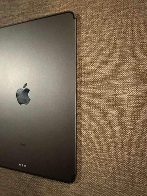 IPAD PRO 1ST GEN WIFI AND LTE 64GB