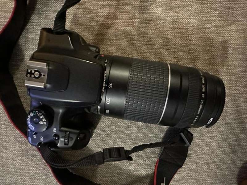 Canon EOS 1000D Digital SLR Camera with 75-300MM LENS With 2 Batteries