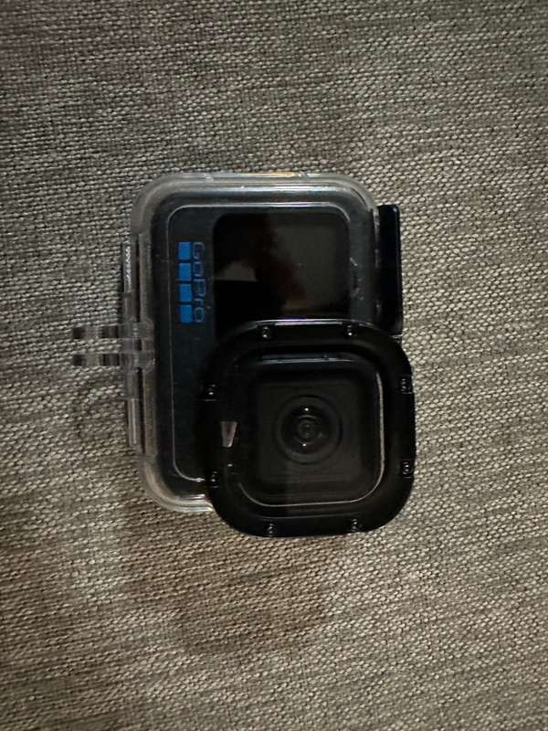 Zoom       GoPro HERO12 Black Action Camera With 128gb Sd Card
