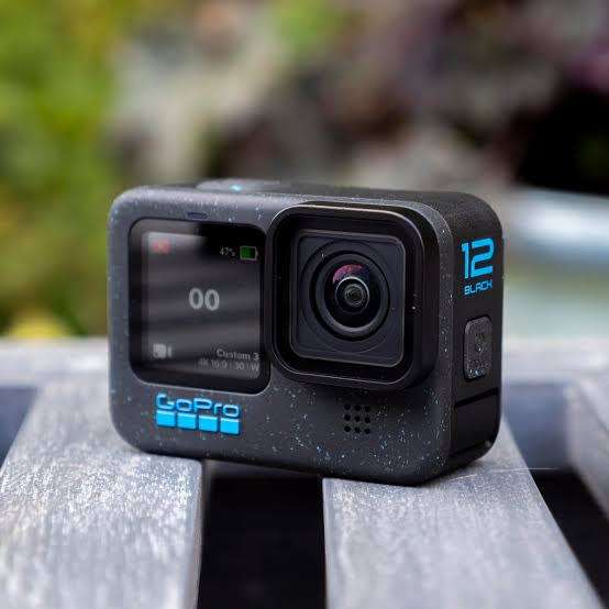 Zoom       GoPro HERO12 Black Action Camera With 128gb Sd Card