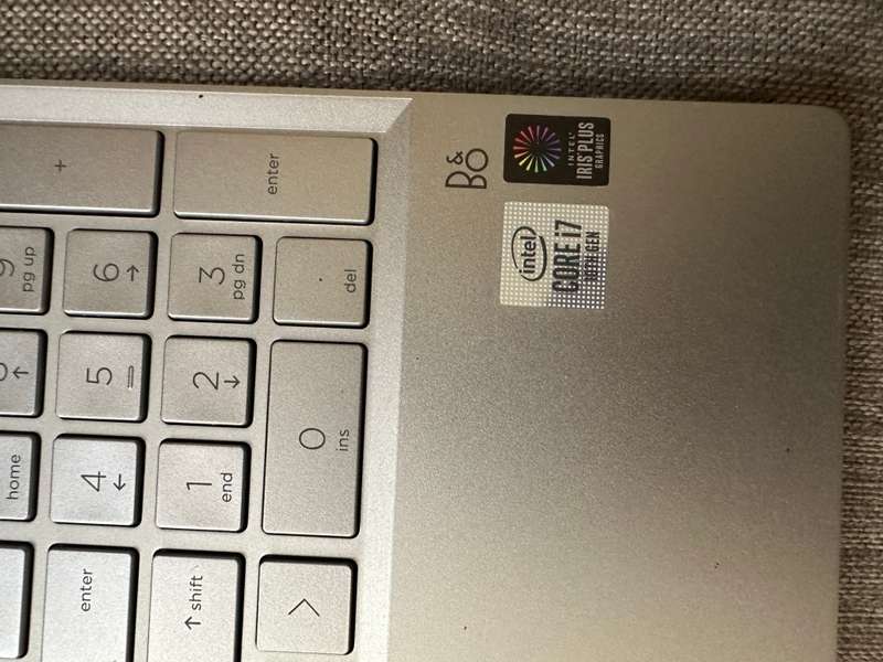Hp Pavillion 15-Cs3002ni Core 17 10th gen 16gb ram 512gb ssd Intel [R] Iris[R] Plus Graphics