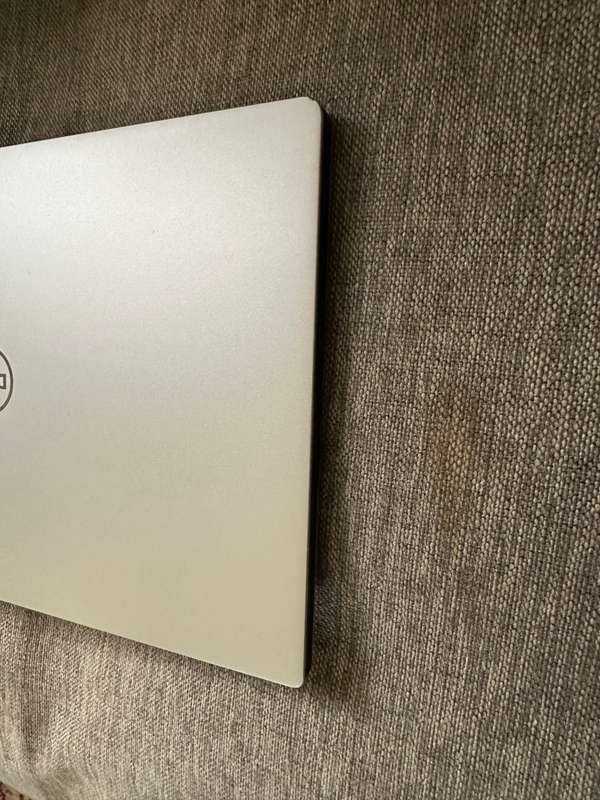 DELL XPS 13 9370 I7 8TH GEN 16gbram 512gbssd  4K ULTRA HD [ 3840 X 2160 ] Touch Screen New Battery