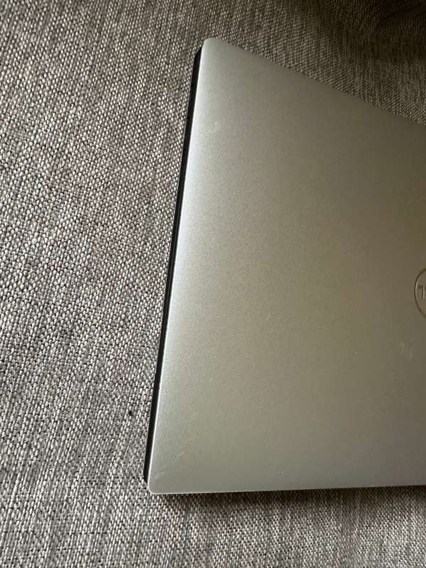 DELL XPS 13 9370 I7 8TH GEN 16gbram 512gbssd  4K ULTRA HD [ 3840 X 2160 ] Touch Screen New Battery