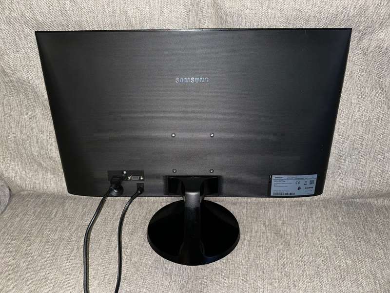 Samsung LS24F350 24-inch 1920 x 1080px FHD 16:9 60Hz 4ms AMD FreeSync PLS Curved LED Gaming
