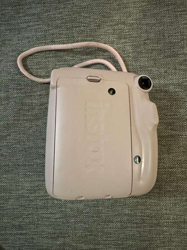 FUJIFILM INSTAX MINI 11 INSTANT FILM CAMERA KIT