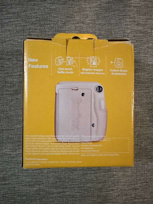FUJIFILM INSTAX MINI 11 INSTANT FILM CAMERA KIT