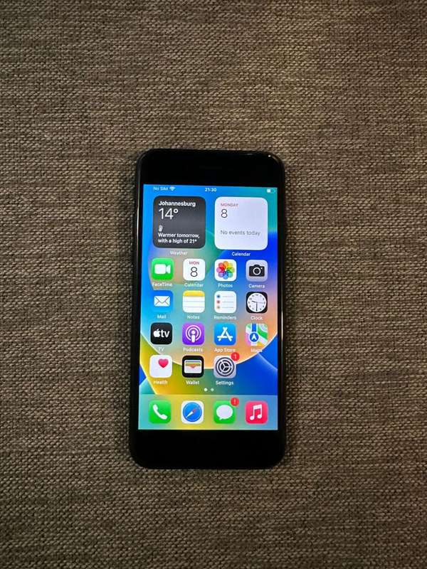 I PHONE SE 2ND GEN 64GB 77% BATT HEALTH