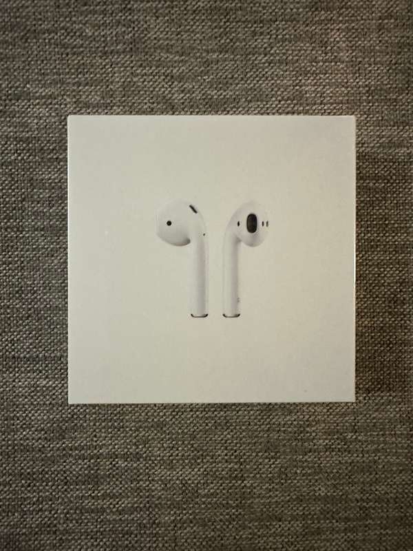 APPLE AIRPODS WITH WIRELESS CHARGING CASE-2ND GEN NEW SEALED