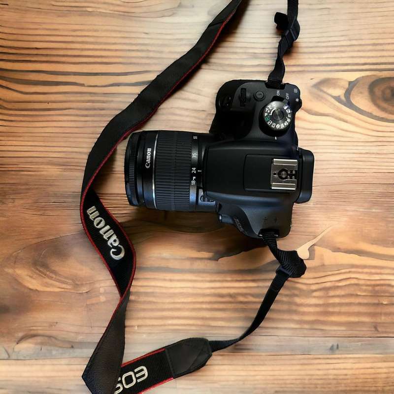 Canon EOS 2000D With 18-55mm Lense Mint Condition