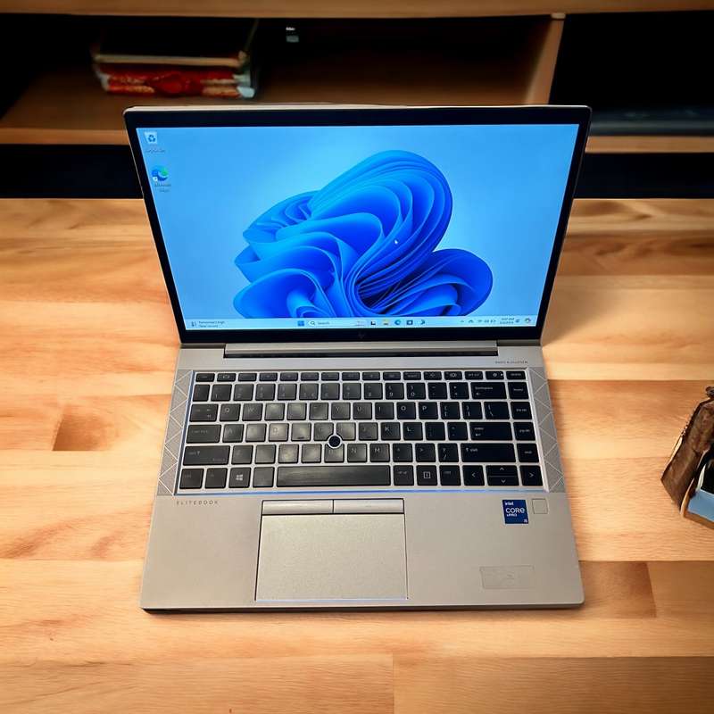 EliteBook 840 G8, 11th Gen i5 16GB RAM, 256GB NVMe SSD, 14` LTE  FHD Display Still with Hp Warranty