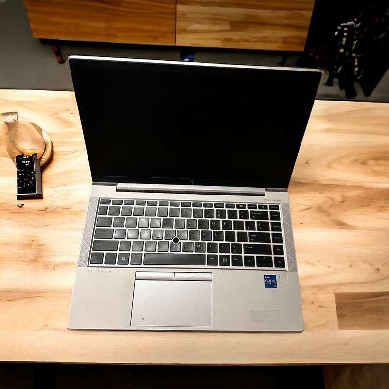 EliteBook 840 G8, 11th Gen i5 16GB RAM, 256GB NVMe SSD, 14` LTE  FHD Display Still with Hp Warranty