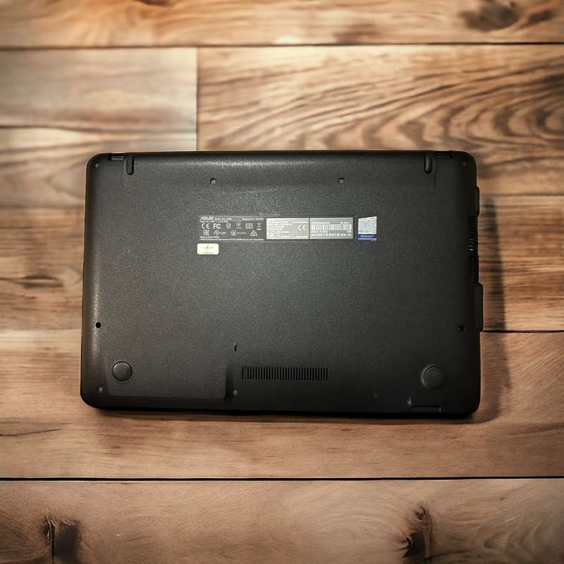 Asus X540LA, Intel i3-5005U@2.0GHz, 4GB RAM, 1TB HDD, 15.6
