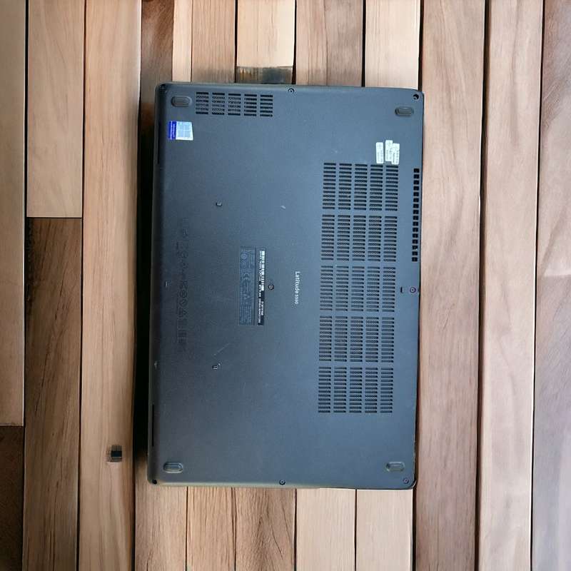 Dell Latitude 5590,8th Gen Intel i7-8650U@1.9GHz, 16GB RAM,512GB  SSD, 15.6` FHD Display, LTE