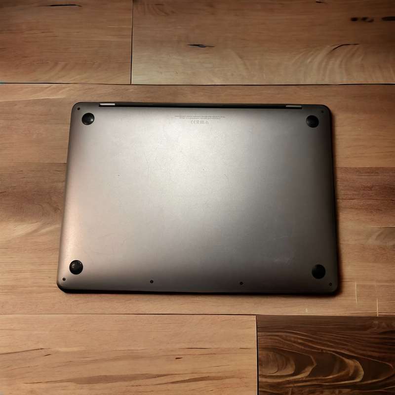 Macbook Pro Core i5 Space 13 inch  Bar 2020 8GB Ram 512gb Ssd New  Battery