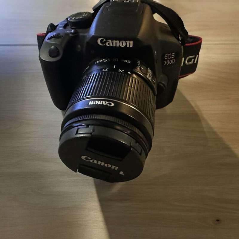 Canon 700d with 18-55mm  Lense Mint Condition