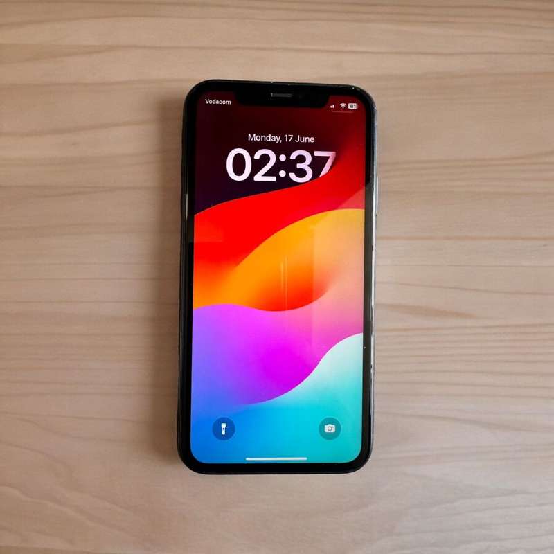i PHONE XR 64GB MINT CONDITION  89% BATT HEALTH