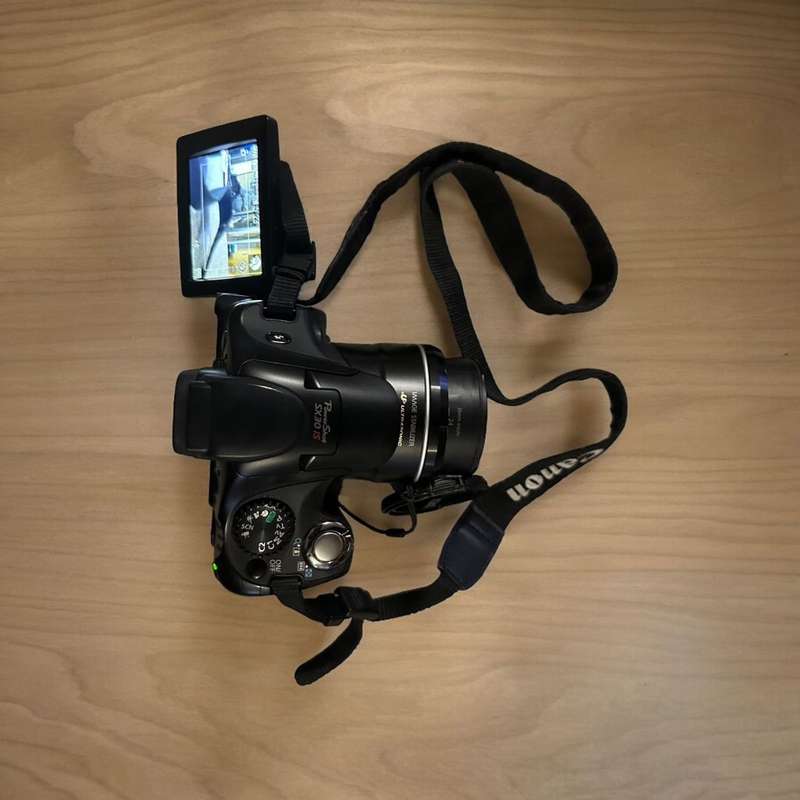 Canon SX30IS  Digital Camera with 35x Wide Angle Optical Image Stabilized Zoom and 2.7 Inch Lcd