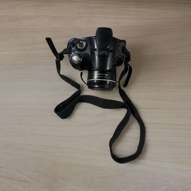 Canon SX30IS  Digital Camera with 35x Wide Angle Optical Image Stabilized Zoom and 2.7 Inch Lcd