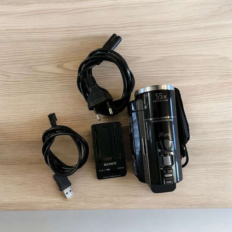 Sony HDR-PJ260 High Definition Handycam With Built in Projector