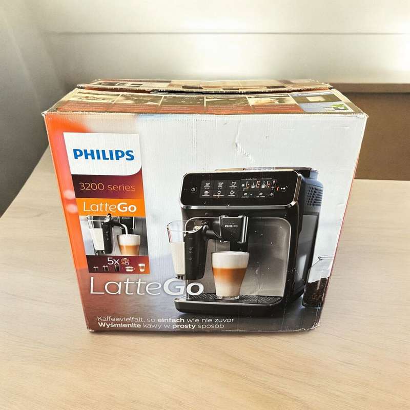 Philips 3200 Series Fully Automatic Espresso Machine - EP3243/50 New
