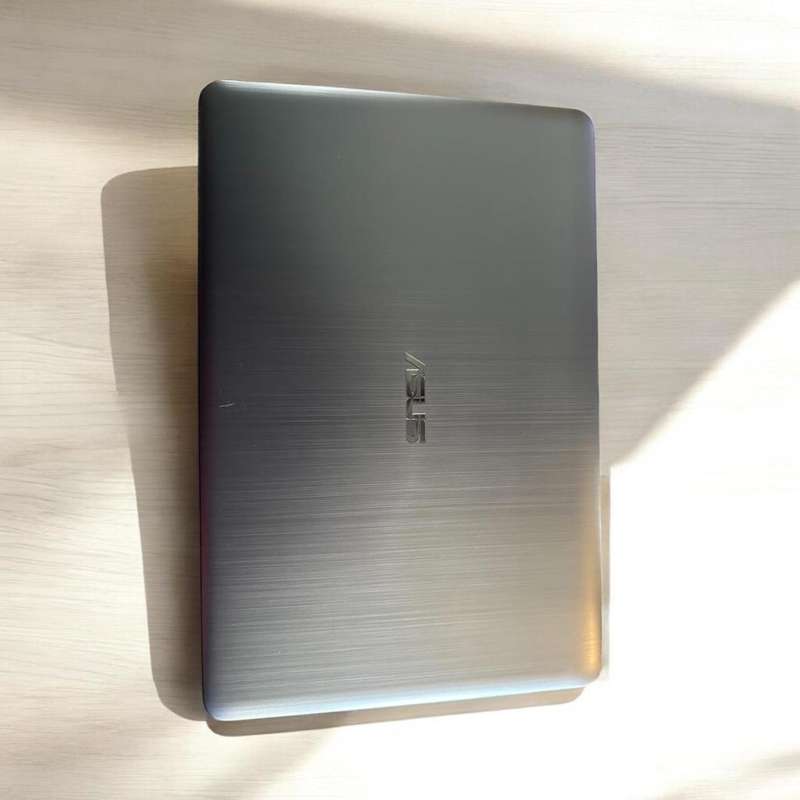 ASUS R541U CORE I5 7TH GEN 8GB RAM 256GBSSD NVIDIA GEFORCE GRAPHICS