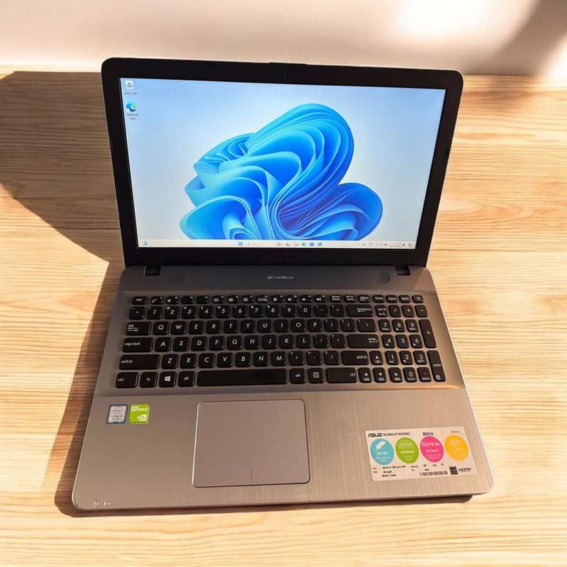 ASUS R541U CORE I5 7TH GEN 8GB RAM 256GBSSD NVIDIA GEFORCE GRAPHICS