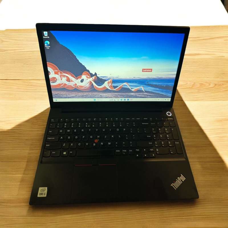 Lenovo E15, 10th Gen i5-10210U@1.6GHz, 8GB RAM, 256GB m.2 SSD, 15` FHD Display,