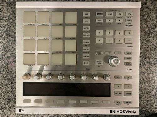Native Instruments Maschine MK2 Groove  Studio Beat Pad Controller with license key Retail 16k